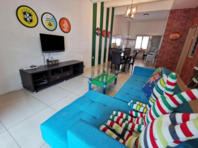 The Woodz Homestay - 2 Storey Landed House
